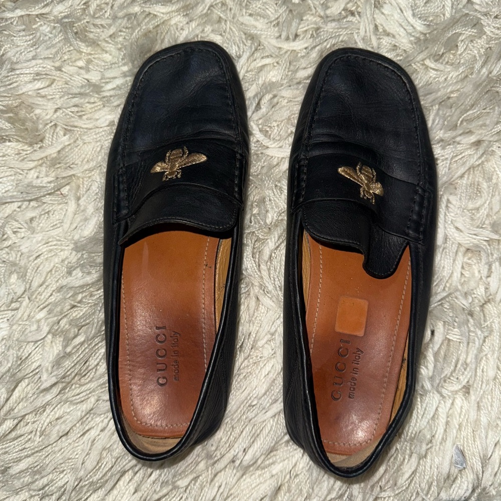 Gucci Black Leather Loafers with Gold Bee Detail